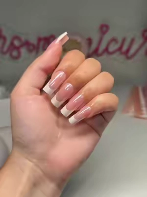 diy French nails 💅  @AILLSA  #diynails #diynailkit #gelxnails #gelxnailkit #nailsathome 
