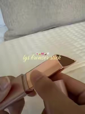 shade :: courage 🧁🤍 #fyp #bronzerstick #makeup #lysbeauty #girls 