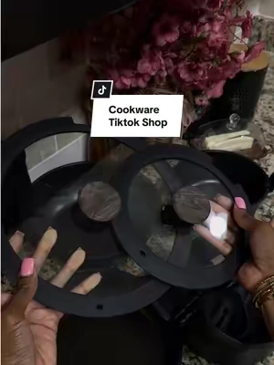 The only cookware set you need 🖤 Love this so much!  #potsandpans #cookware #cookingessentials #kitchenmusthaves #cookwareset 