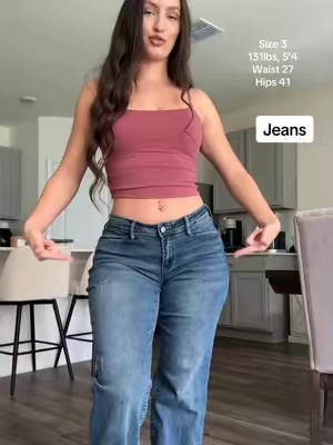 I’m so happy that high-rise jeans aren’t as popular anymore 😅 #fashionnova #fashionnovajeans #midrise #midrisejeans 