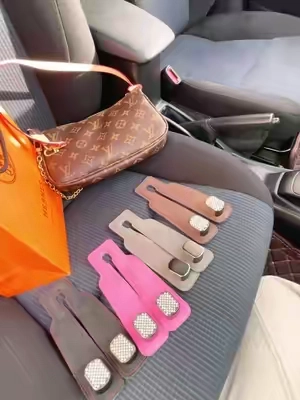 These little hooks are a GAME CHANGER  #tiktokshop #carorganization #carfinds #musthaves #momcar 