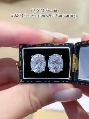 VVS Moissanite 2026 New Version Oval Cut Earrings💎✨#earrings #earring #earringslovers #moissaniteearrings #silver #silverjewelry #s925 #s925silver #TikTokShopSummerSale #delzzad #2026 #waterproofjewelry #jewelry #giftideas #viral #delzzadjewelry #nontarnishjewelry #beautiful #luxury #ovalcutdiamond #ovalcut #diamond #diamondtester #GRA #affordable