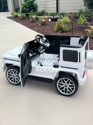 We’re skipping boring gifts this year 🚙 This electric ride-on car for kids is the kind of birthday or Christmas gift they’ll actually get excited about and want to use over and over. Such a fun outdoor toy for little drivers and definitely one of those gifts they’ll remember long after they open it. #kidsrideoncars #kidscar #kidsgiftideas #kidstoys #christmasgiftsforkids  @Dripex Baby 