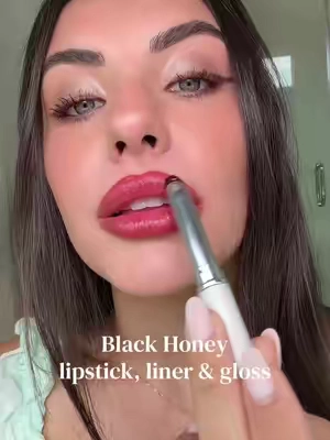 a full Black Honey lipstick combo…trio, actually🖤🍯 @Clinique @Clinique Store #Clinique #BlackHoney #lipcombo #cliniquesuperbrandday #tiktokshopsummersale 