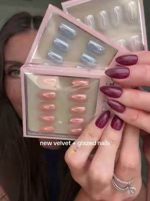 #glamnetic #pressons #velvetnails #glazednails 