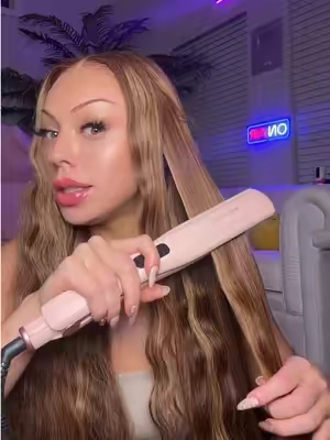 cuts your styling time in half 👏🏼 @wavytalkofficial #wavytalksteamhairstraightener #wavytalksteam #tiktokshopcreatorpicks #tiktokshopsummersale 