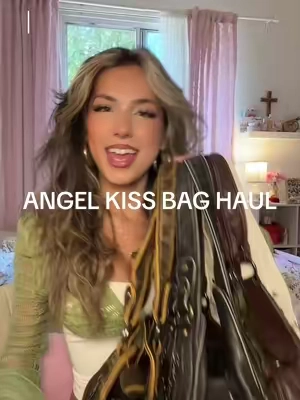 no bc this is an addiction.. 😩#angelkiss #angelkissbag #fyp #whatsinmybag #cutebag 