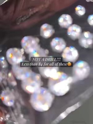& they have the gummy backs🤏🏽 #earrings #jewleryhaul #jewelrytiktok #earringstack #diamondearrings 