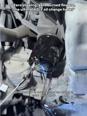 Herramienta pesada magnética para quitar el tapón del cárter, extractor antiescaldaduras para tornillos de la bandeja de aceite, herramienta universal y flexible para quitar tapones de drenaje — Perfecta para cambios de aceite ¡Consigue la tuya hoy con un súper descuento + ENVÍO GRATIS! No esperes hasta que se te pegue el próximo filtro, ¡agárrate la tuya antes de que se acabe la oferta! #trokeros #carsoftiktok #tiktokmademebuyit #cartools #diycarcare
