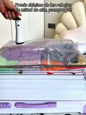 Deja de llenar tus abrigos de invierno y suéteres pesados en el armario con este conjunto de almacenamiento al vacío. Dobla, cierra, presiona el botón y mira cómo se encoge. Ahorro de espacio, sin desorden, perfecto para la familia o para viajar! 🧥 ✨ Haga clic en el enlace y empacar ahora! #TrucoDeViaje #BolsaAlVacio #OrganizadorAlVacio #BolsaViajeAlVacio #ahorroespacioviaje 
