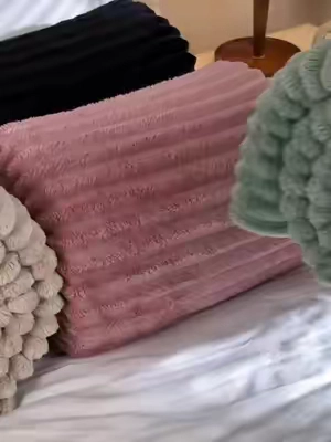 New color just dropped 🤎 This oversized blanket is unbelievably soft, and it's on sale right now. Tap the link before it's gone!#backtoschoolshopping#blanketlife
#blanket#bedsure#soft#fall#tiktokshopsummersale#oversized
#coolingblanket#comforter
