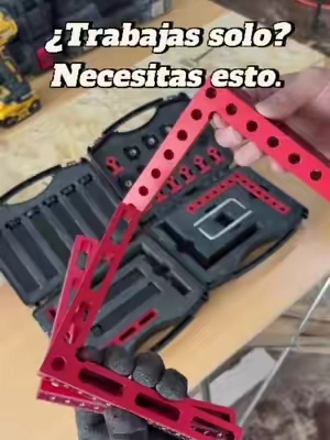 ¡Deja de sufrir trabajando solo y logra ángulos de 90 grados perfectos con esta prensa ""nivel Dios""—consíguela en el link de abajo antes de que se agote! 🛠️🔥 #carpinteria #herramientas #DIY #prensa90grados #madera 