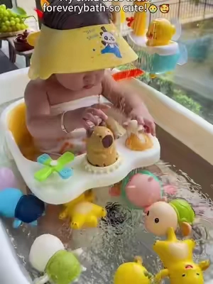 1 really want to recommend this bathing toy to you. There are children at home. Children don't like to take a bath. They cry when they take a bath. Be sure to look at this children's bathing toy, so that the baby likes to take a bath. It doesn't cry or make a fuss when taking a bath. And it's super safe. You don't need to plug it in or charge. The most important thing is that the price is really great and cost-effective now! T#funs #familytime #tiktokshop #toy#SummerVibes