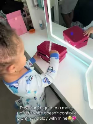 I love how aesthetic and real it looks and feels! She loves it and plays with it every single day🤣💕💗💖💞💓🌸 #toddlersoftiktok #makeuptoys #girlmom #daughter #ttshopdeals 