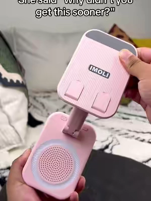 It doesn't need to connect to Bluetooth, and it can also charge the mobile phone.
 #phonestand #wirelessspeaker #tiktokmademebuylt #bluetoothsppeaker
 #wirelessbluetooth