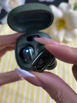 Audífonos Bluetooth Traductores Wireless Earbuds htc ne75 Al Translation #audifonostraductores #htcne75 #audifonosbluetooth #bluetoothearbuds #tiktokshopblackfriday