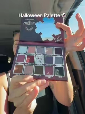 Halloween palettes these are selling fast! 💀🖤 #halloweenmakeup #chucky 