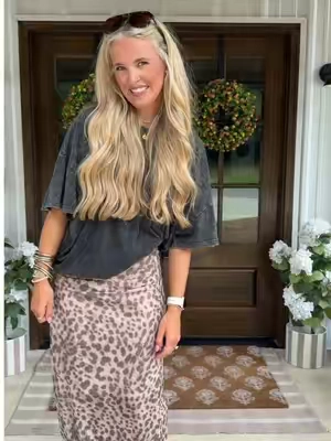 This leopard maxi skirt is precious! 🤎🐆 So stretchy and comfy and the best quality! So many ways you can style this one too! #tiktokshopcreatorpicks #backtoschooloutfit #leopardskirt #maxiskirt #countryconcertoutfit 