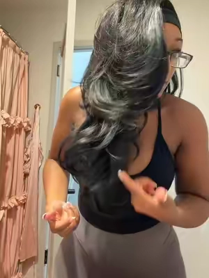 TEAAAA honey took less than 30 seconds to put it on no glue no strings just ready to go🌸💇🏾‍♀️ #wigstyling #headbandwig #hair #fyp 
