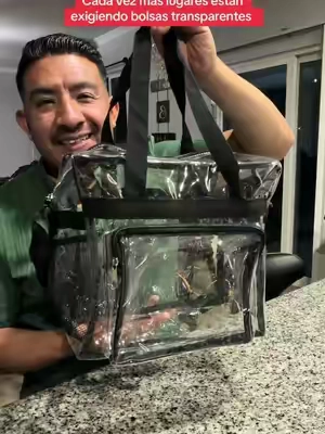 Cada vez más lugares están exigiendo bolsas transparentes #clearbag #clearbagpolicy #trabajo #event 