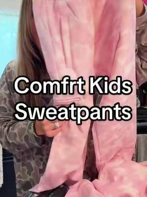 Comfort is making the cutest drops for kids! These joggers are so comfy and cozy! @Comfrt  #comfrt #comfrtsweatpants #kidsclothes #comfrtclothing #backtoschoolclothes 