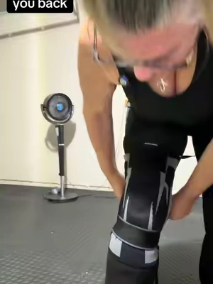 An Anaconda knee brace provides compression, stability and support to help you exercise more comfortably. #anaconda #kneebrace #kneesupport #painrelief #activelifestyle 