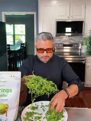 La moringa es llamada el árbol de la vida. Está llena de nutrientes para tu salud @Micro Ingredients #motinga #nutricion #salud #tiktokshopsummersale #nutricion 