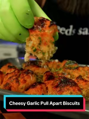 Cheesy garlic pull apart biscuits IN A STEAMER 😎 @HexClad 