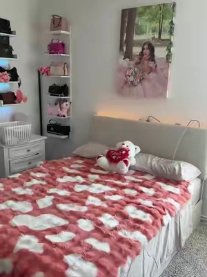 7669831849077705998