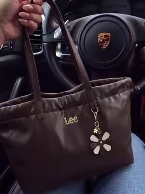 The product is in the cart, my dear friends. #handbags #bags #womenbag #bag #womenbags 