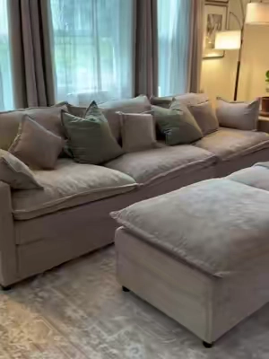 El sofá que hizo que mi sala se volviera mi lugar favorito 🤍Este sofá modular OVIOS de 108” combina diseño, comodidad y funcionalidad. Cuenta con 2 otomanas movibles, cojines extra gruesos de 10 pulgadas, espuma de alta resiliencia, tela chenille premium, estructura reforzada de metal y madera, bolsillos laterales para guardar el control remoto o el celular y una capacidad de hasta 1,600 libras. Está disponible en varios colores y tamaños para adaptarse a cualquier espacio. #CloudCouch #SectionalSofa #LivingRoom #TikTokShopBlackFriday   #creatorsearchinsights  