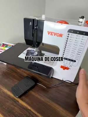 Ahorra dinero haciendo tus propios arreglos en casa y dale un toque único a tu hogar. ✂️🏠 Nuestra máquina de coser combina precisión, versatilidad y facilidad de uso en un diseño compacto. Desde dobladillos rápidos hasta proyectos completos de confección, esta es la herramienta que le falta a tu espacio creativo. ¡Aprovecha la promoción de verano antes de que se agoten! #TikTokShopSummerSale #SewingProject #HomeSewing #CraftTools #BeginnerSewing 
