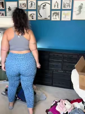 My fav leg day leggings #leggings #womensfashion #plussizefashion #brxl 
