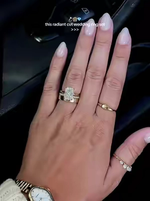 stunning @Maxine Jewelry #radiantcut #engagementring #diamondring #weddingband #weddingring 