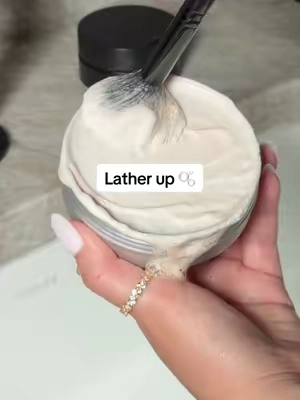 A good lather = cleaner brushes 🤏🫧 — #bkbeauty #makeupbrushes #tiktokshopsummersales #brushsoap #brushcleaning  