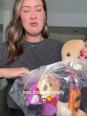 This is adorable!  Perfect for a boo basket! #boobasket #boobaskets #halloweenblanket #halloween 