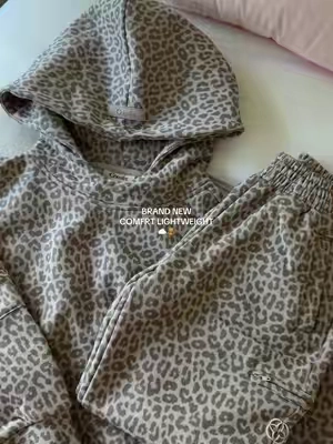 lightweight Comfrt? YESS 🤌🏼✨ #comfrt #comfrtclothing 