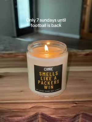 Smells like a w #nfl #nflfootball #candle #cecraft #tiktokshopcreatorpicks 