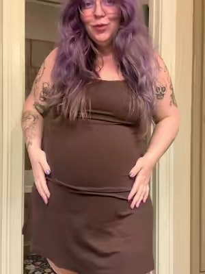 I’m so sick of wearing pjs around the house - it makes me so much less productive 🤦🏻‍♀️😅 #maternity 