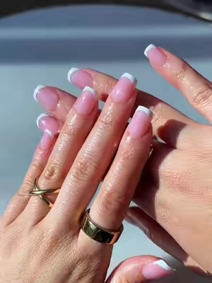 press on mani at home 💅🏻
