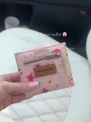 the prettiest mini wrangler wallet 🫶 #wrangler #wallet #wranglerwallet #wallets #westernfashion 