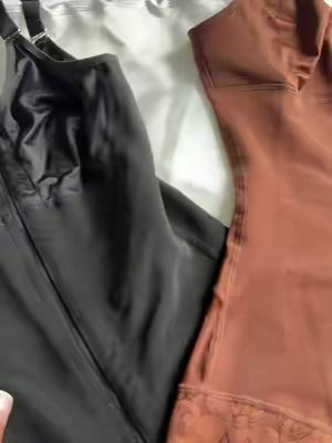Baby, when you find a faja that actually WORKS… don’t buy one buy backups. 🤭👏🏾 This one smooths everything, snatches the waist, and disappears under your clothes. If you see that orange cart, don’t wait until your size is gone. 🛒🖤 @YIANNA INC #snatched #compression #yianna #tiktokshopsummersale 