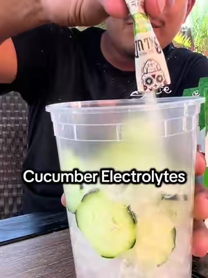 Cucumber paloma mango electrolytes with Tajín perfect cold drink this summer #fyp #suero #icecold #colddrinks #Summer 