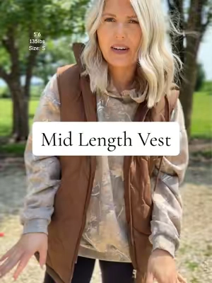 Anyone else prefer thinner puffer vests?!  @Evaless official  #puffervest #longvest #vest #falloutfits #fallstyle 