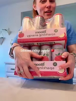 vs me after cracking open a Bloom → literally a different person. crisp apple flavor tastes like fall in a can, 0g sugar, and it’s got prebiotics which my gut says thank you for. linked the 24-can bundle for you bc if I’m gonna stock up I’m doing it right 🍏✨ tiktokmademebuyit #bloomnutrition #bloomenergy #sparklingenergy #crispapple #energydrink    
