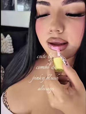 howww cute 😛🫦 #lipcombo #lippieoftheday #pinklipcombo #blush #makeup 