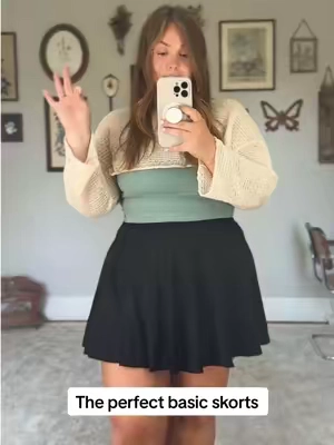 An absolute staple in my wardrobe #skortoutfit #curvyfashion #backtoschool #miniskirt #fallfashion 