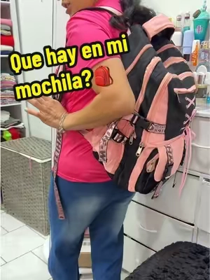 Tu Que cargas en tu mochila? 🎒#backpack #primary #elementary #middleschool #backtoschoolcheck 