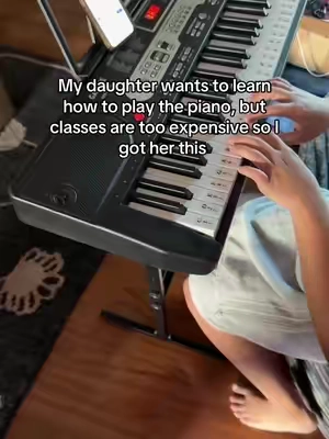 She’s learning so much! #piano #pianolessons #portablepiano 