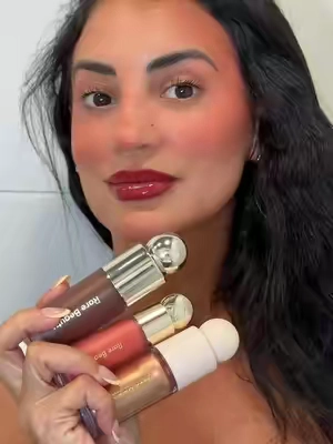 3 productos tamaño grande de @Rare Beauty  #rarebeauty #blush #makeuptutorial #bundles #tiktokshopsummersale 
